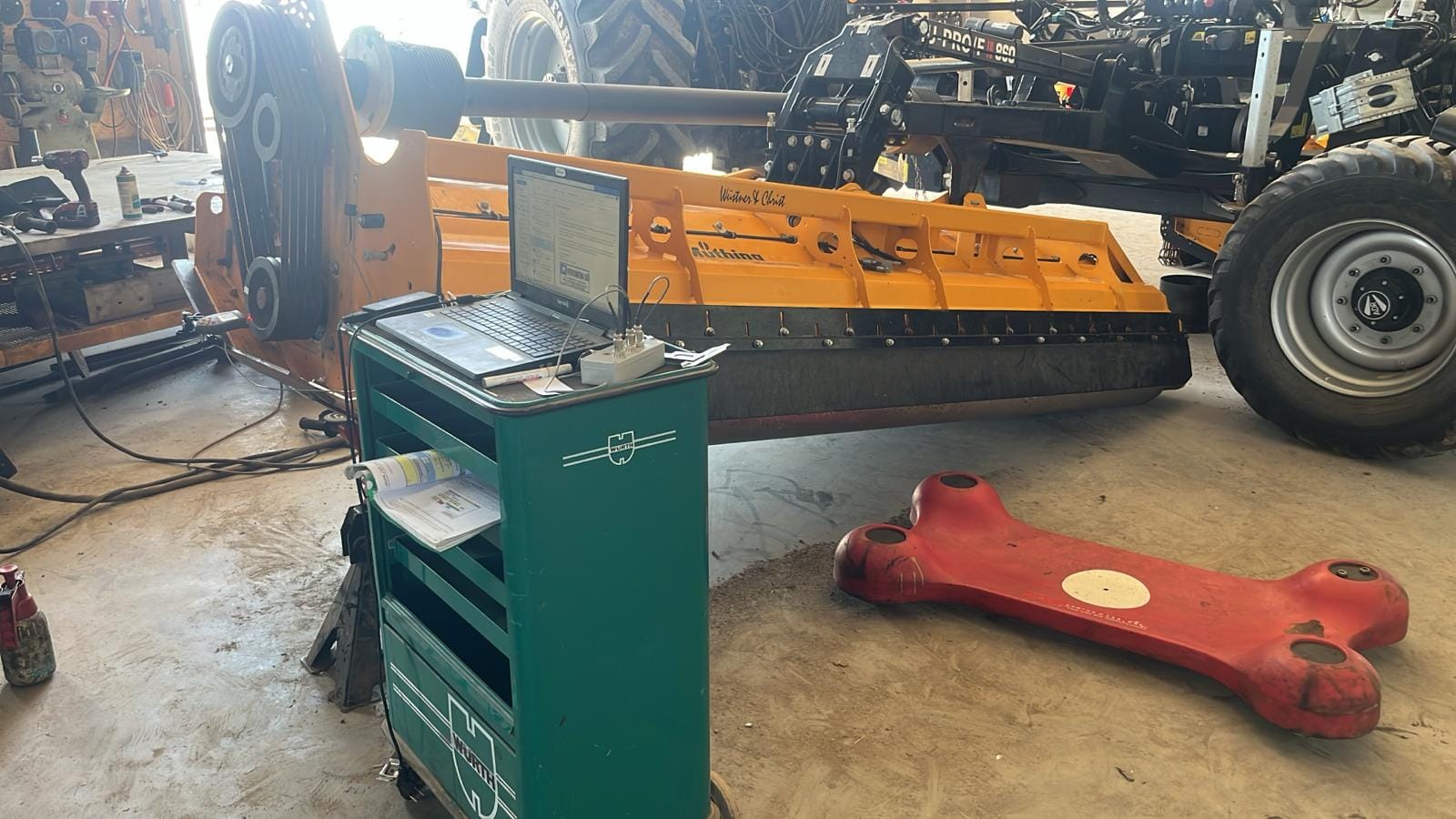 Équilibrage sur terrain d'un rotor de mulcher pour éviter les temps d'arrêt en agriculture.